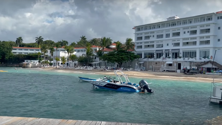 Waterfront at Couples Tower Isle