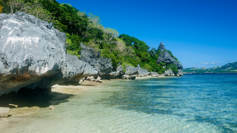 Sawa-i-Lau Caves 