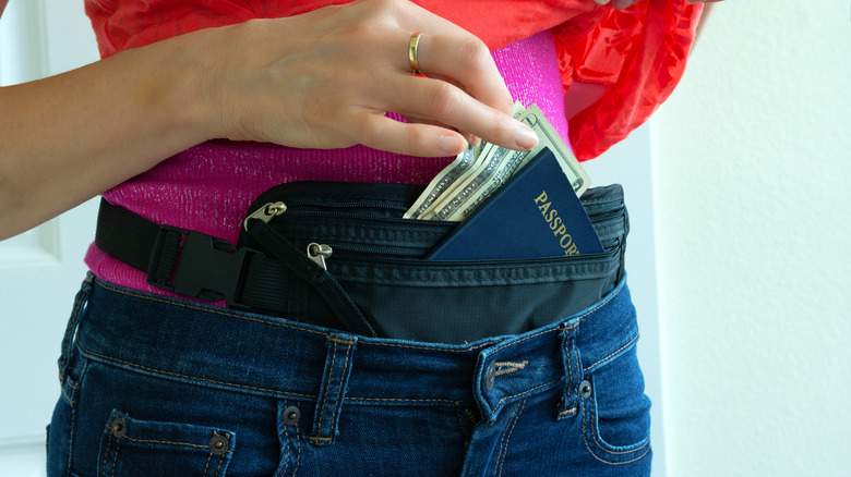 women hidden money belt