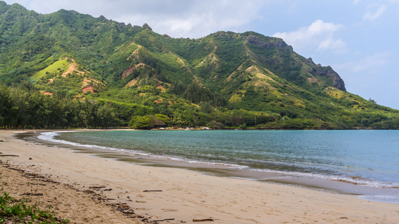 Kahana Bay Beach Park in Oahu, Hawaii