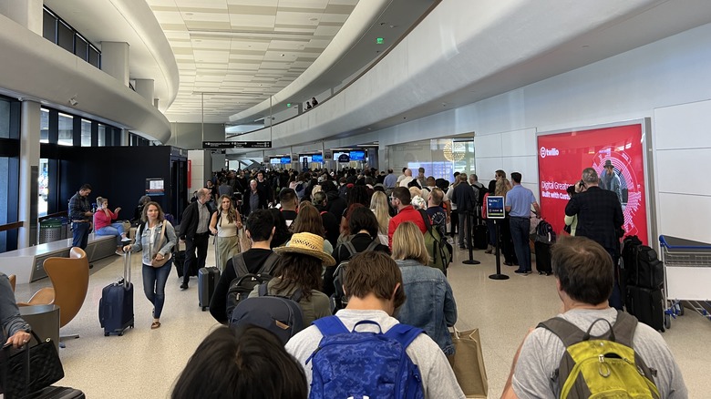 Crowds at San Francisco airport