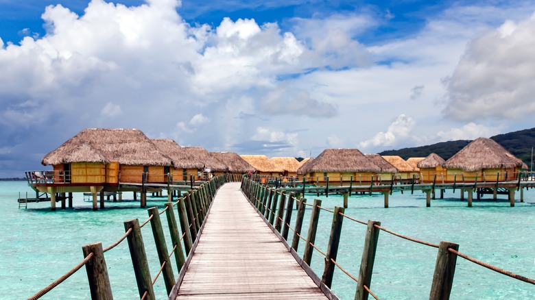 overwater bungalows Tahiti