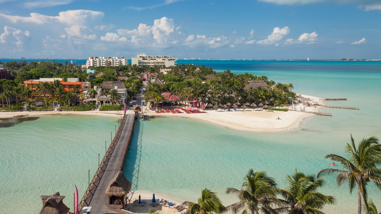 A bridge to Isla Mujeres