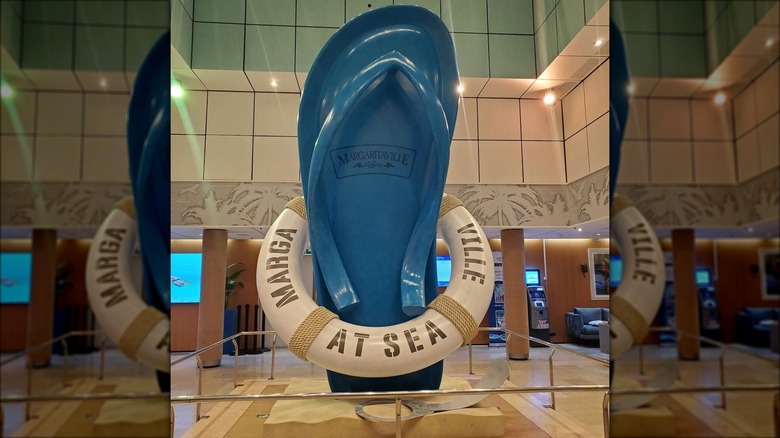 Flip-flop statue Margaritaville at Sea