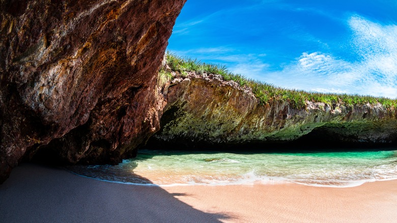 The shore of Playa del Amor