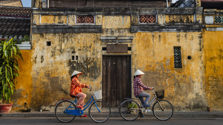 Hoi An's iconic yellow facades